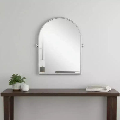 Miroir d'appoint incliné encadré en métal argenté de 36 po