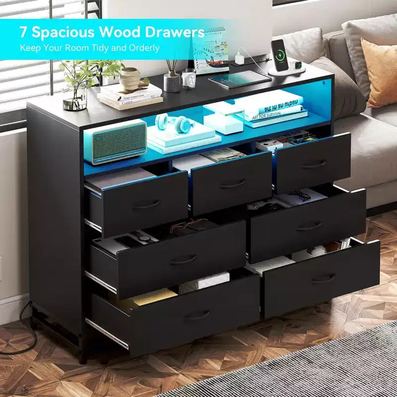 Commode de chambre, commode TV en bois noir 7 tiroirs avec station de charge et lumières, rangement moderne grande capacité